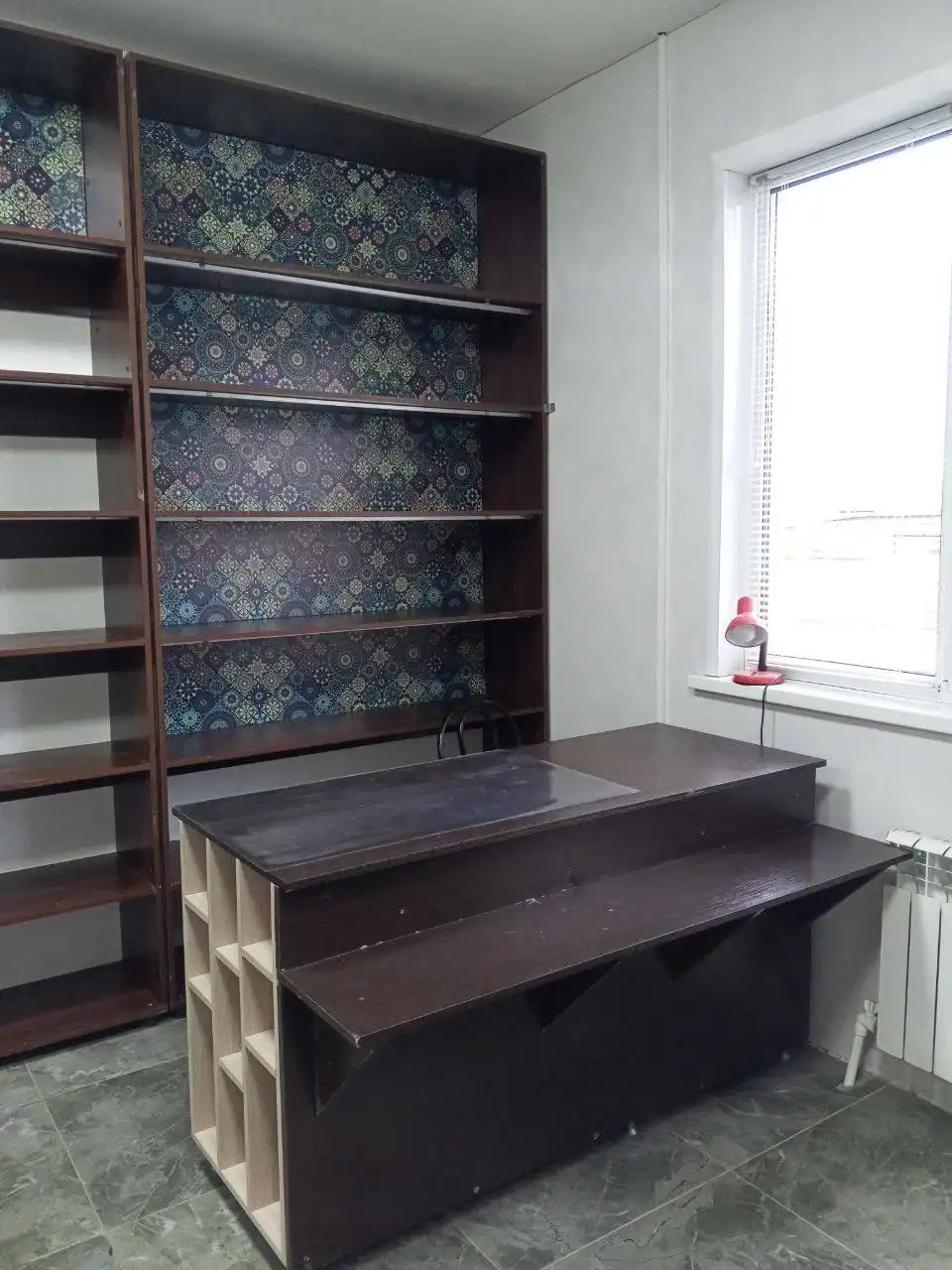 Стеллажи, стол и тумба - Барахолка в Оренбург