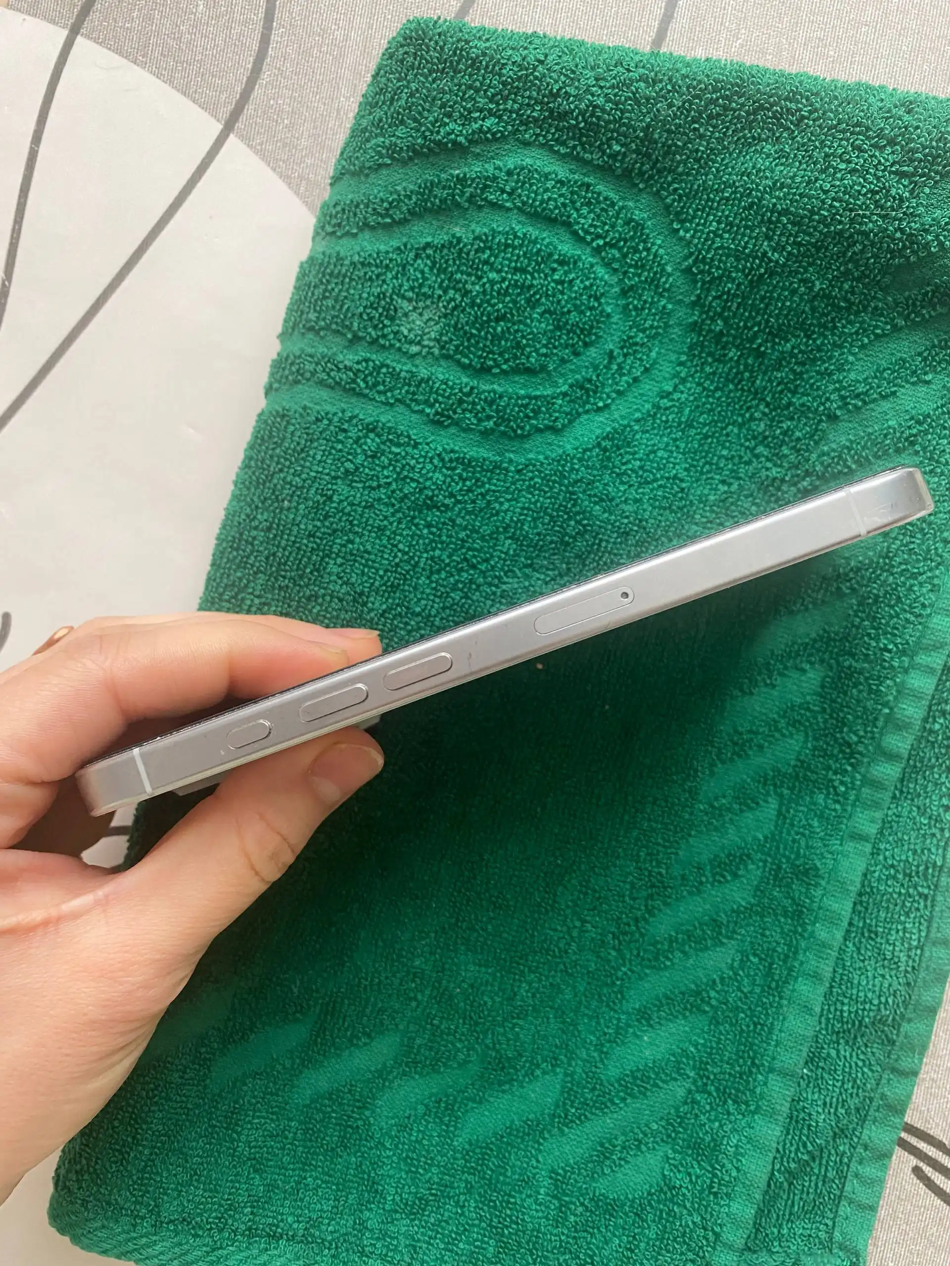 iPhone 16 Pro 256 ГБ полный комплект - Смартфоны (Электроника) в Оренбург