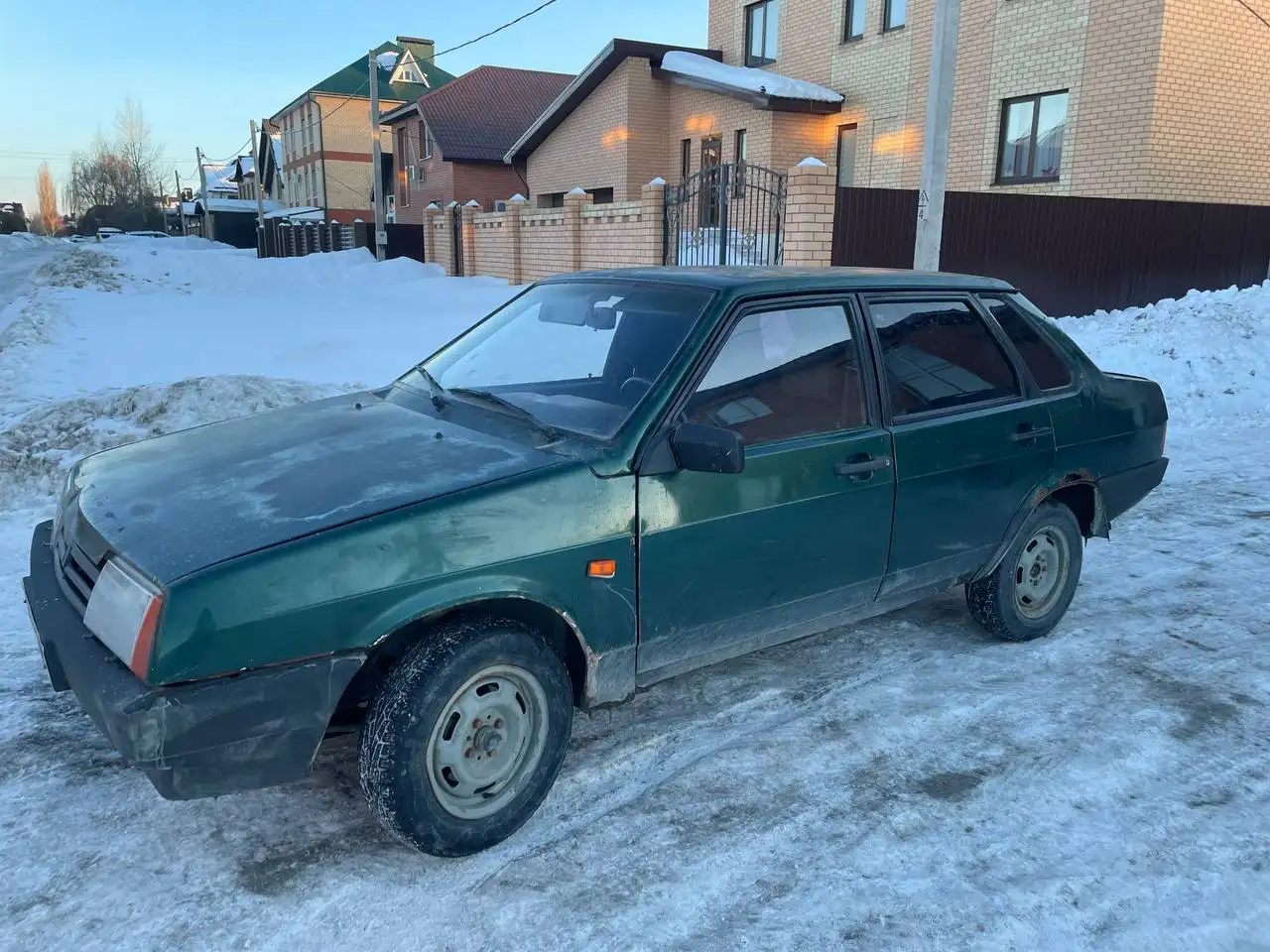 Продажа автомобиля 2002 года инжектор - Авто в Оренбург