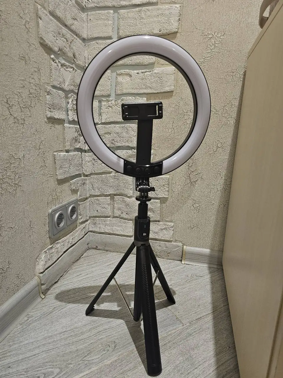 Кольцевая лампа со штативом - Освещение (Барахолка) в Оренбург