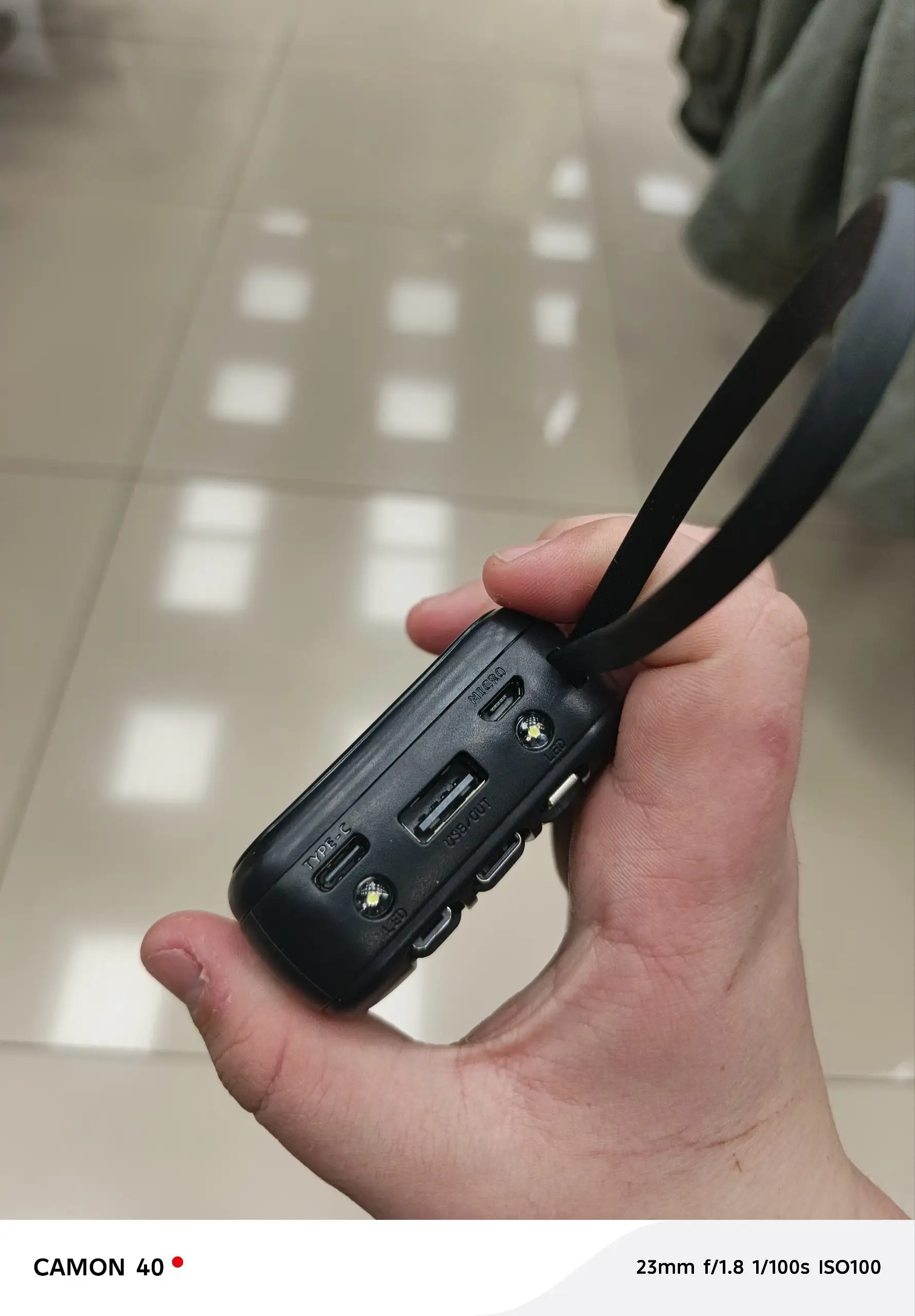 Продам Power Bank 20000mAh с четырьмя встроенными проводами - Power Bank (Электроника) в Оренбург