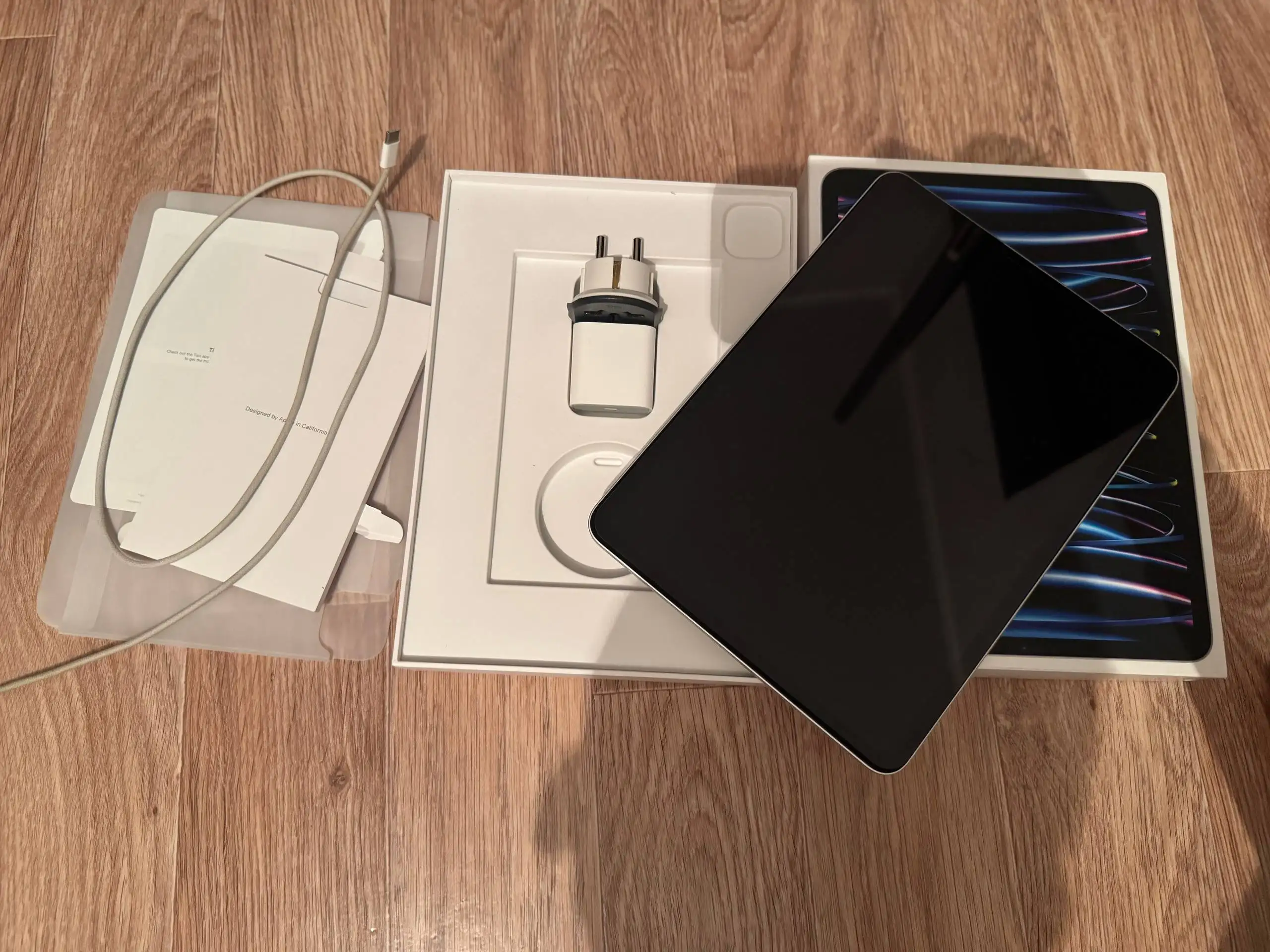 Продам iPad Pro 2022 128 ГБ - Планшеты (Электроника) в Оренбург