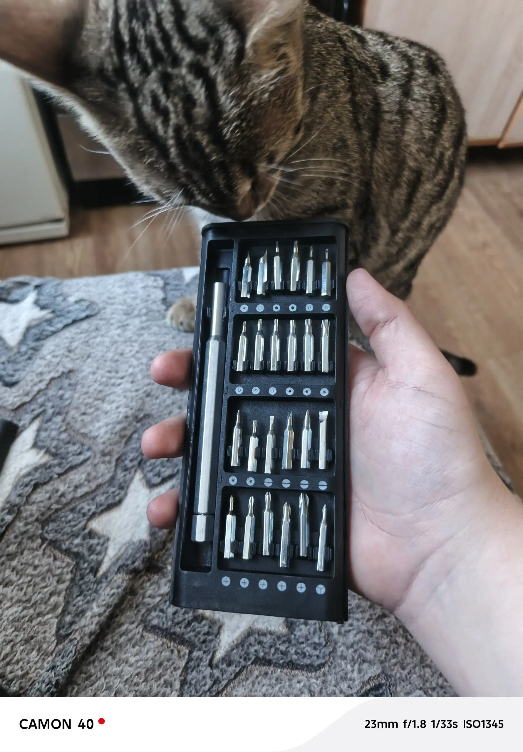 Продам отвертку и набор насадок - Инструменты (Барахолка) в Оренбург