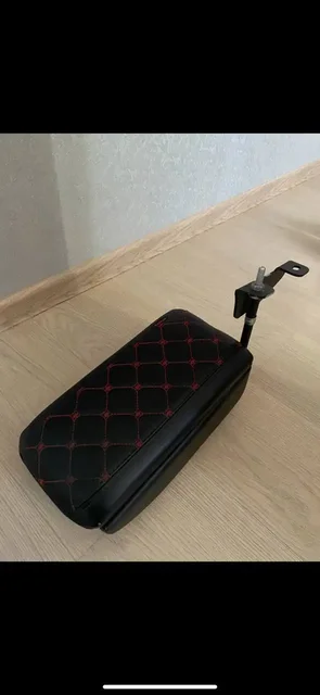 Автозапчасти для ВАЗ: подлокотник, накладки, поворотники, чехол - частное объявление в Оренбург