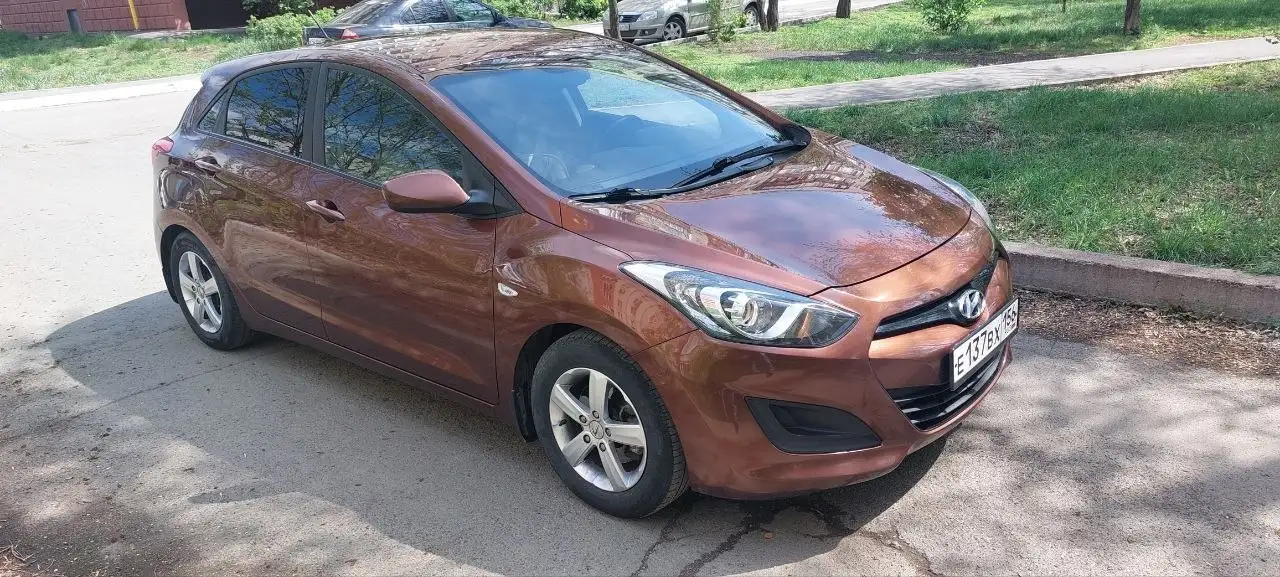 Продажа автомобиля 2012 года с пробегом 80 тыс. км - Авто в Оренбург