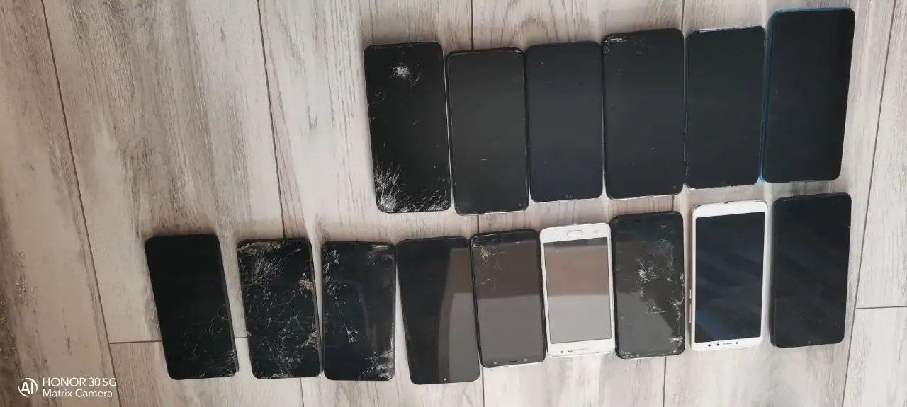 Продажа телефонов и запчастей на разбор - Смартфоны и телефоны (Электроника) в Оренбург