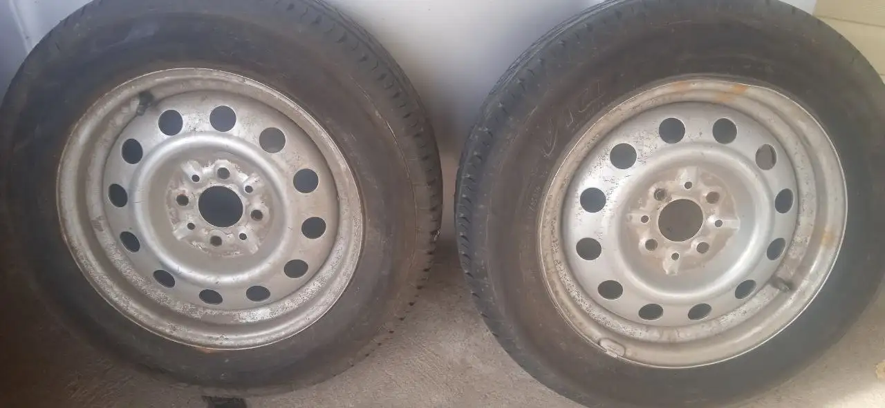 2 колеса на ВАЗ 175-65 14 новые - Шины и диски (Запчасти) в Оренбург
