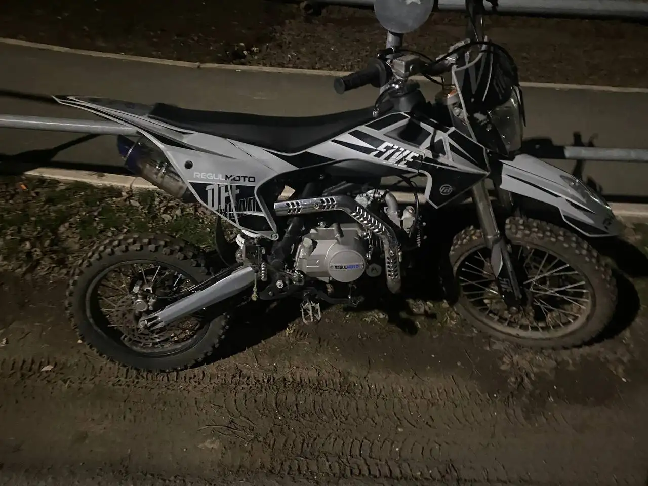 Продажа автомобиля с отличным состоянием двигателя и новой резиной - Авто в Оренбург