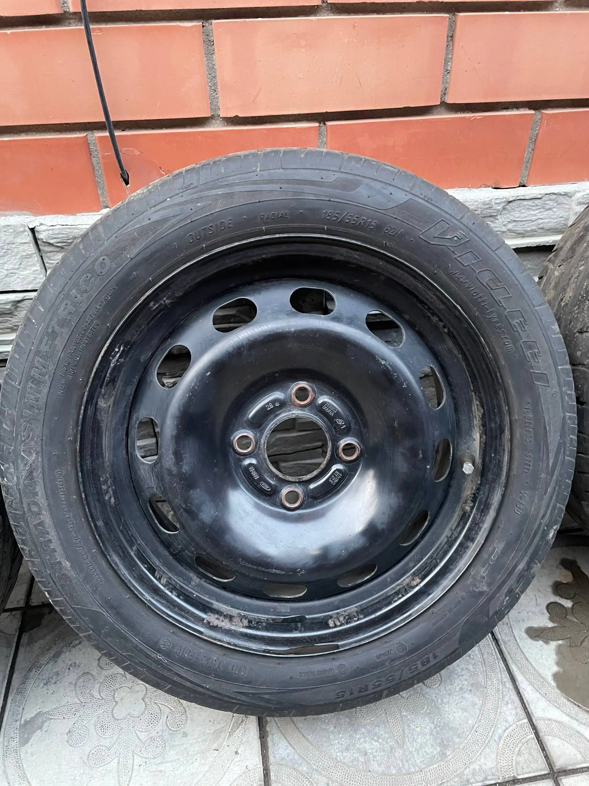 Комплект летних колес R15 разболтовка 4x108 - Шины и диски (Запчасти) в Оренбург