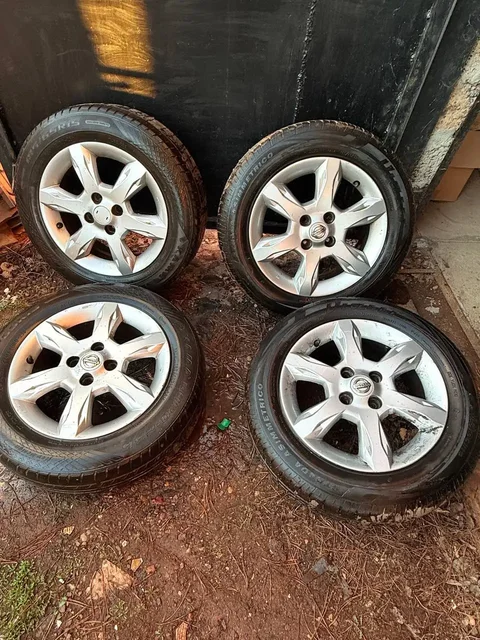 Диски R15 с резиной от Ниссан Альмера - Колеса/Диски в Оренбург