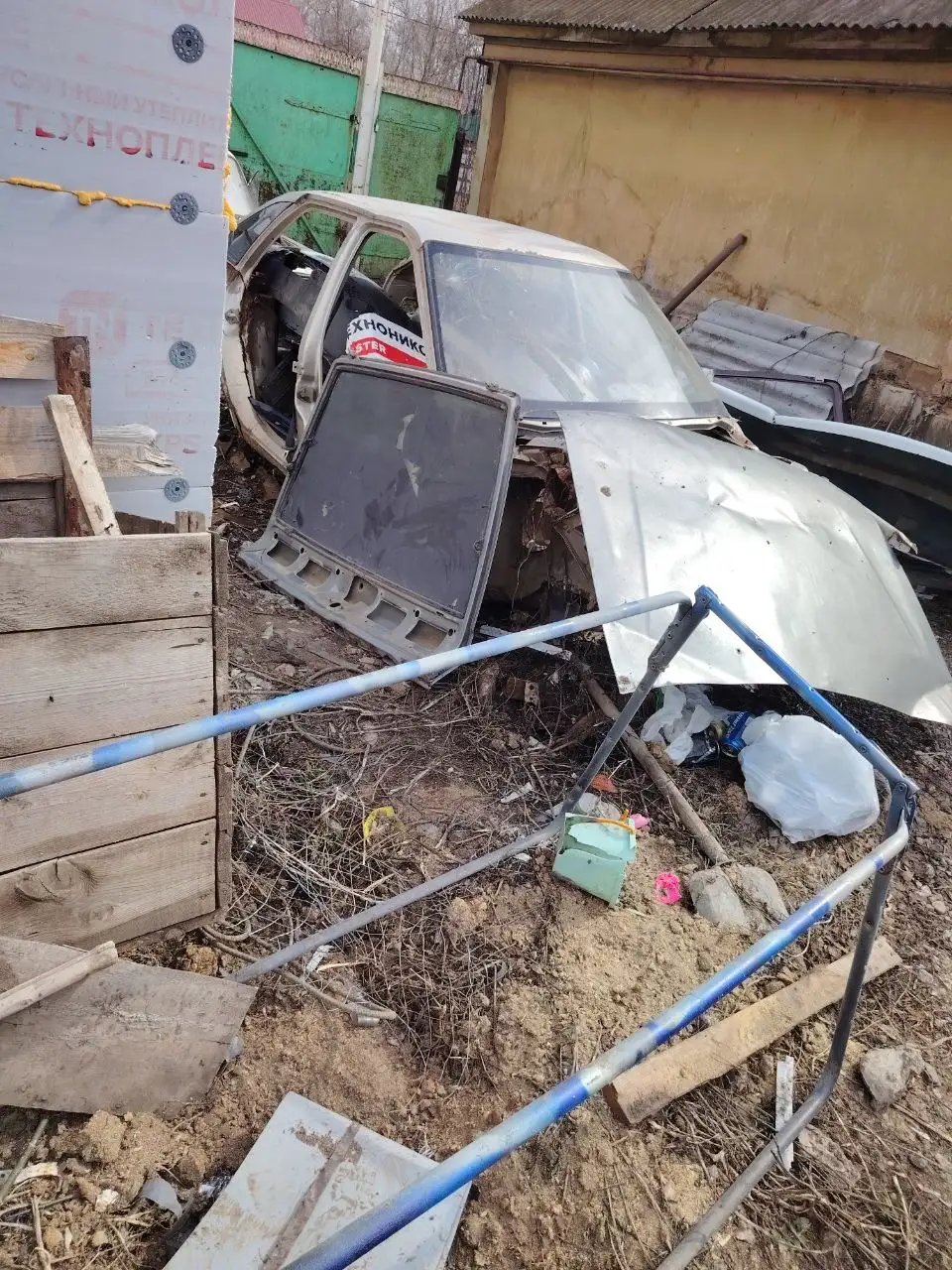 Телефон в разборе на запчасти - Запчасти для электроники (Барахолка) в Оренбург