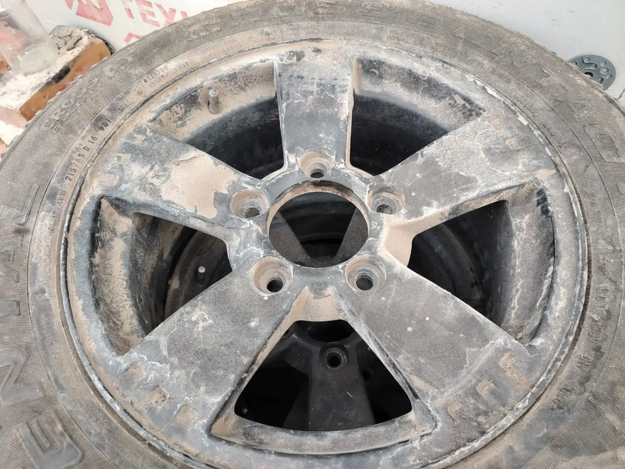 Продам комплект летних колес на Ниву с запаской - Шины и диски (Запчасти) в Оренбург