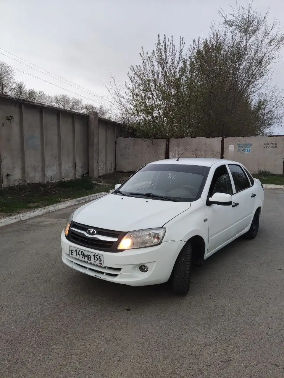 Продажа Лада Гранта 2013 года с кондиционером - Легковые автомобили (Авто) в Оренбург