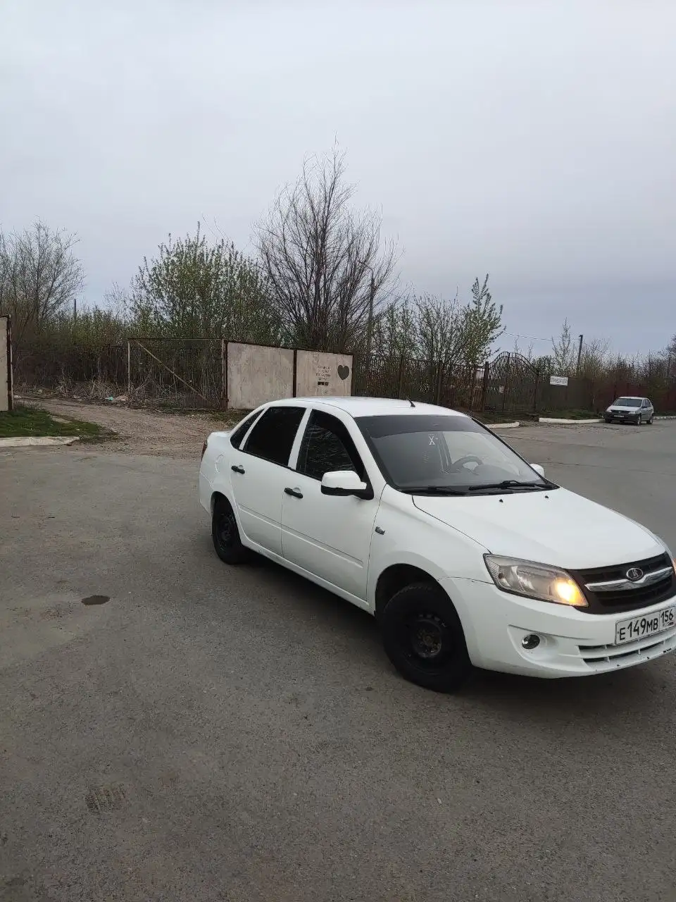 Продажа Лада Гранта 2013 года с кондиционером - Легковые автомобили (Авто) в Оренбург