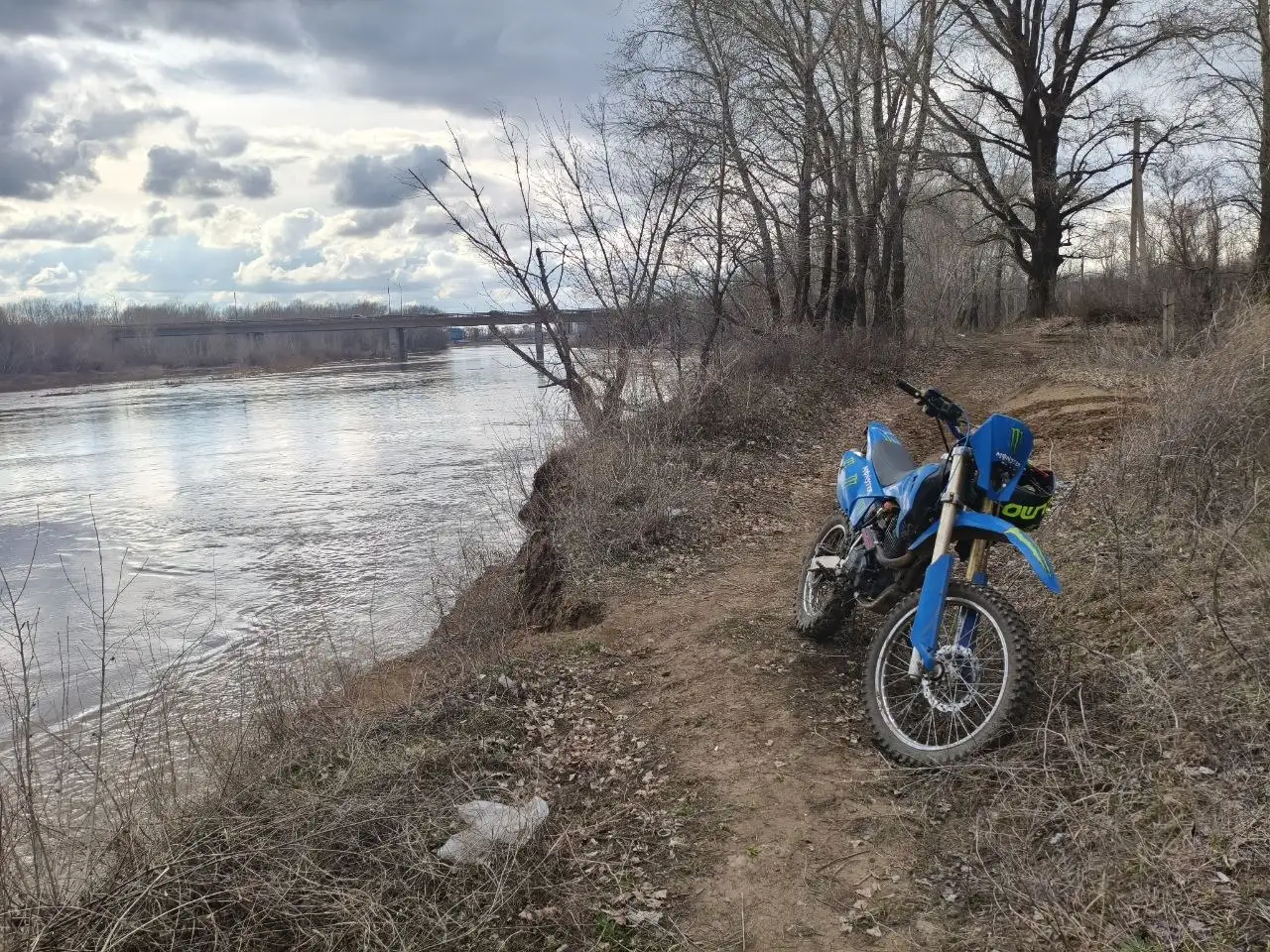 Продам мотоцикл эндуро 250 куб - Мотоциклы (Авто) в Оренбург