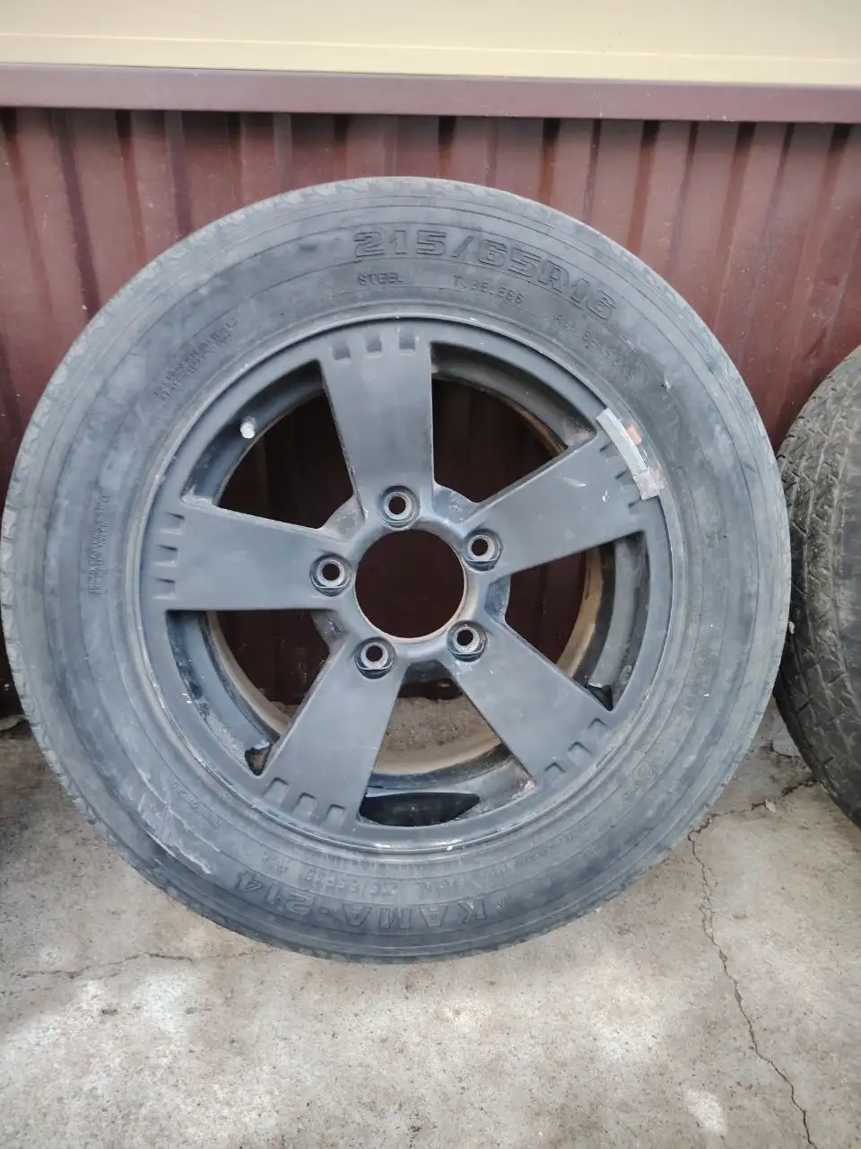 Продам комплект летних колёс на Ниву - Шины и диски (Авто) в Оренбург