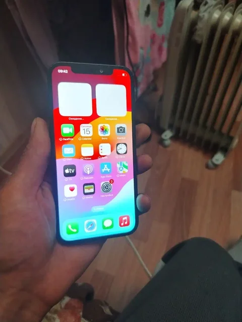 Продам iPhone 12 с дефектами - Холодильники в Оренбург