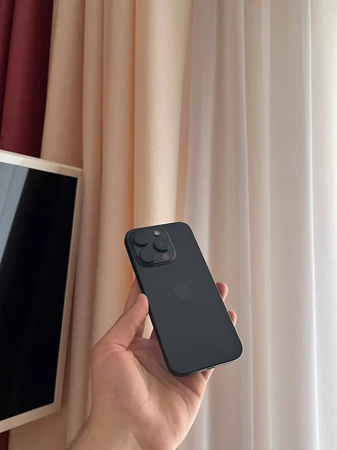 Продам iPhone 15 Pro 256 GB Black Titanium - частное объявление в Оренбург