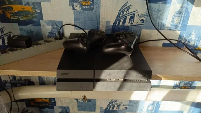 Sony PlayStation 4 Fat + 2 геймпада - Наушники в Оренбург