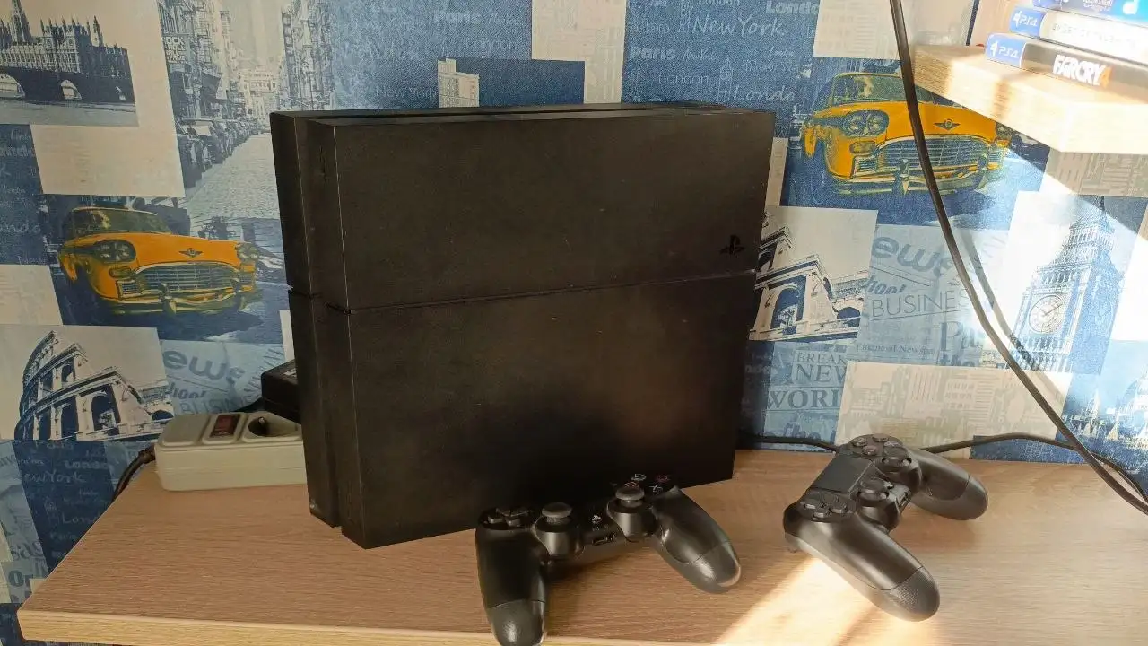 Sony PlayStation 4 Fat + 2 геймпада - Игровые приставки (Электроника) в Оренбург