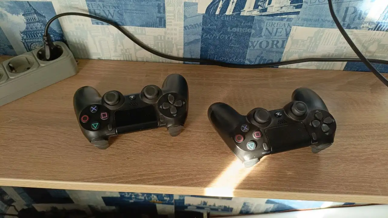 Sony PlayStation 4 Fat + 2 геймпада - Игровые приставки (Электроника) в Оренбург