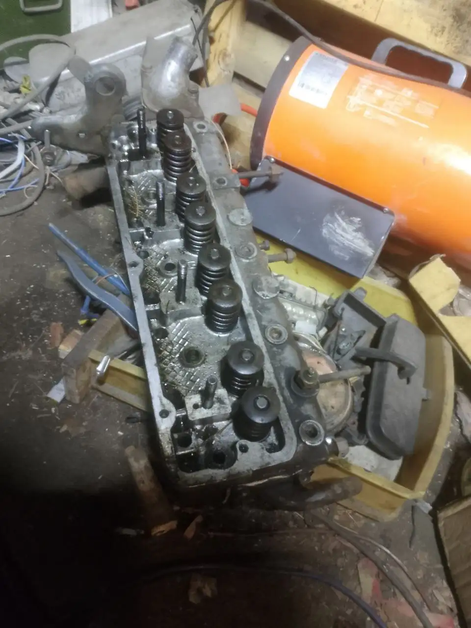 Продажа поршней ЗМЗ 402 и 3МЗ 417 ГБЦ - Автозапчасти (Запчасти) в Чита