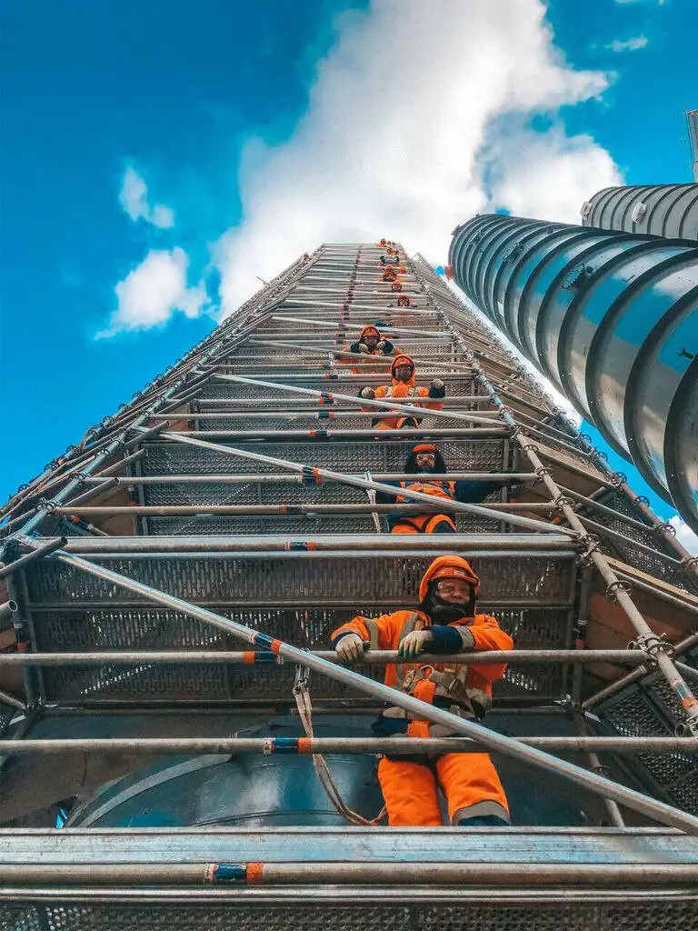 Требуются разнорабочие и монтажники ТТ на вахту - Вахта (Работа) в Чита