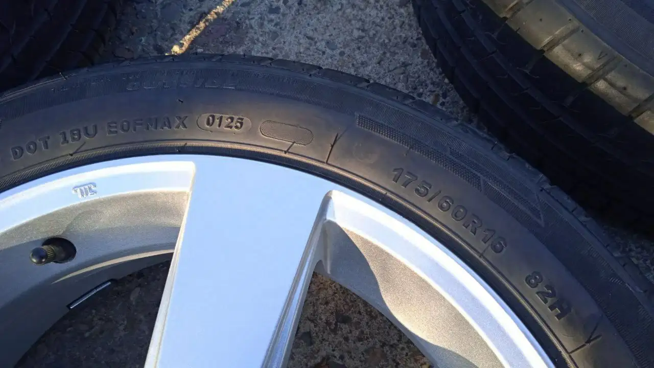 Комплект летних колёс Style Prasivo R16 с резиной Firemax FM601 - Шины и диски (Авто) в Чита