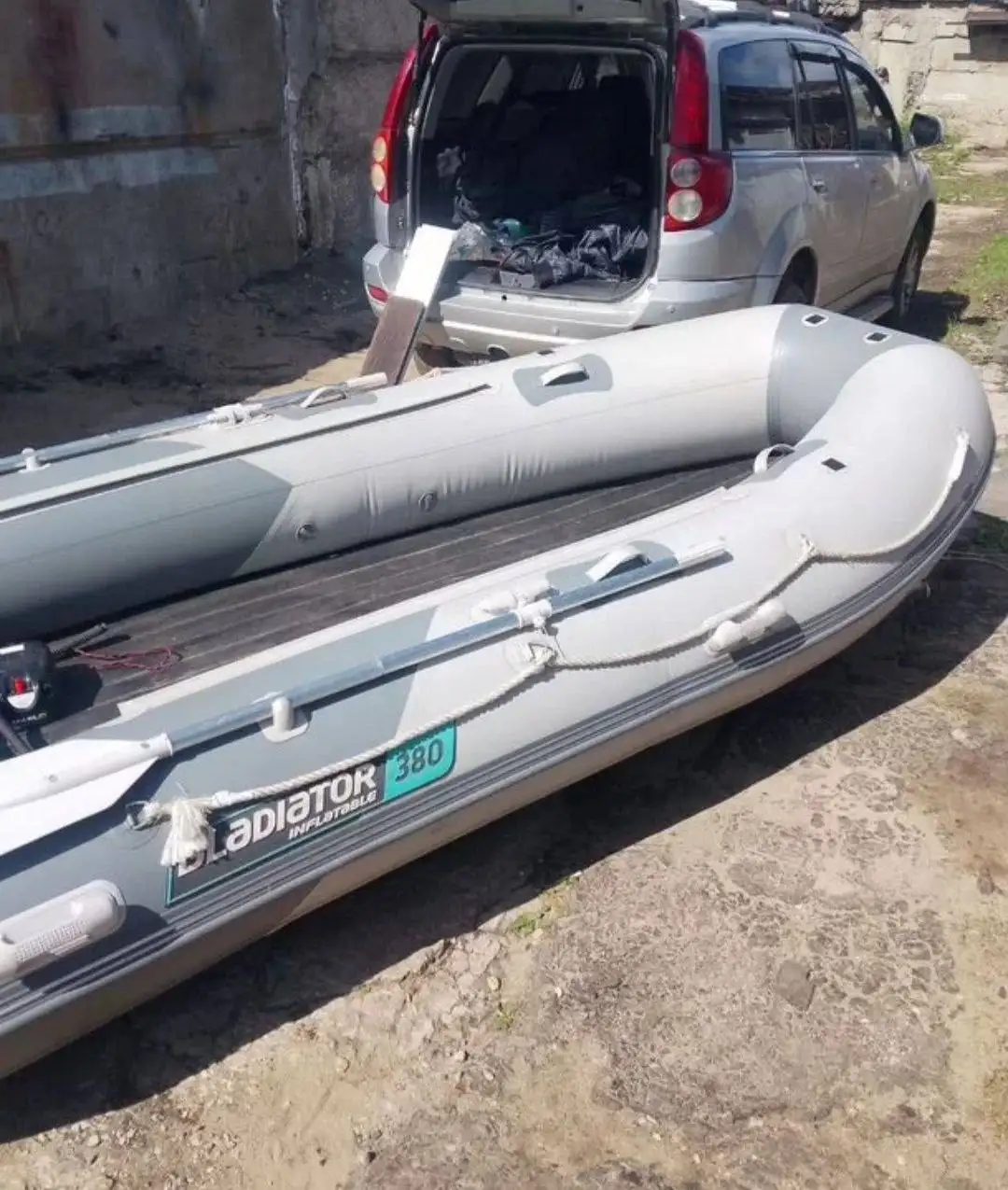 Продам ПВХ лодку Gladiator 380 - Лодки (Хобби и отдых) в Чита