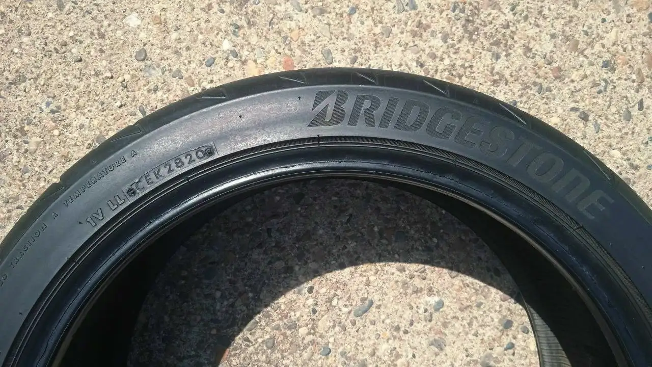 Продажа летних шин Bridgestone Potenza RE004 235/40 R18 2020г - Шины и диски (Авто) в Чита