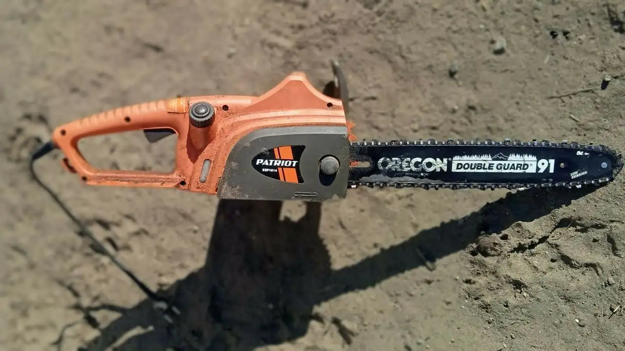 Продам электропилу с длиной шины 35см - Электроинструменты (Барахолка) в Чита