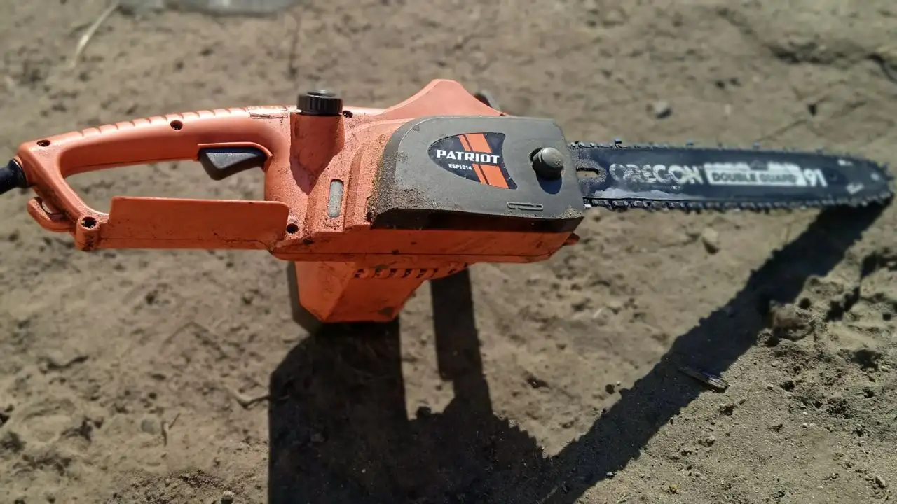 Продам электропилу с длиной шины 35см - Электроинструменты (Барахолка) в Чита