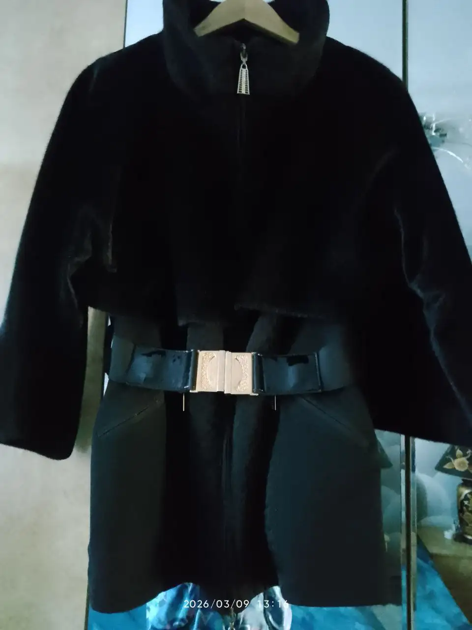 Продам женские дублёнки размер 48, мех под нерпу, укороченный рукав, фирма Lasagrada - Верхняя одежда (Одежда) в Чита