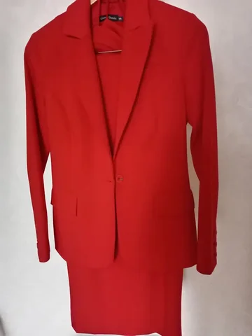 Офисный костюм 42-44 разм - Платья в Чита