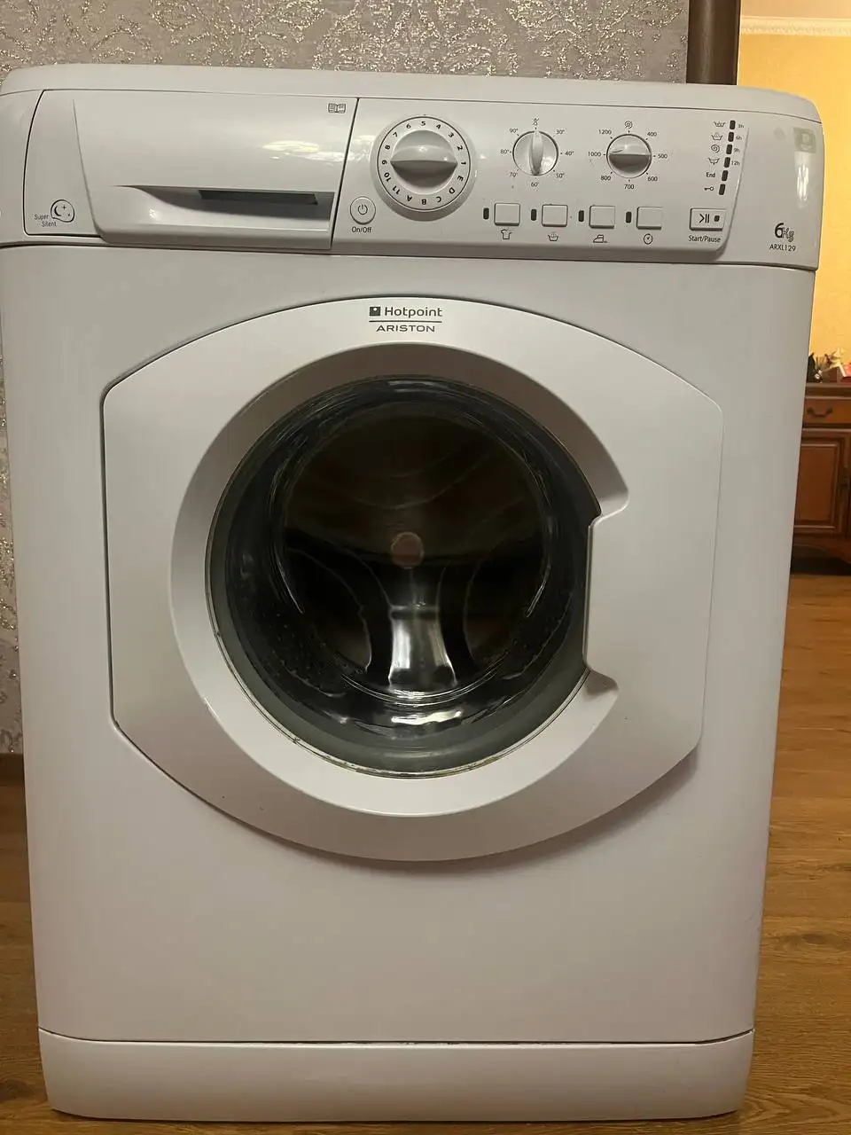 Стиральная машина Hotpoint Ariston ARXL 129 б/у - Бытовая техника (Барахолка) в Чита