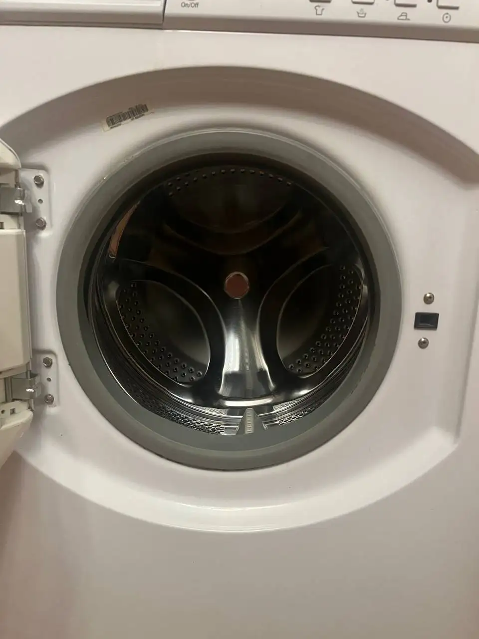 Стиральная машина Hotpoint Ariston ARXL 129 б/у - Бытовая техника (Барахолка) в Чита