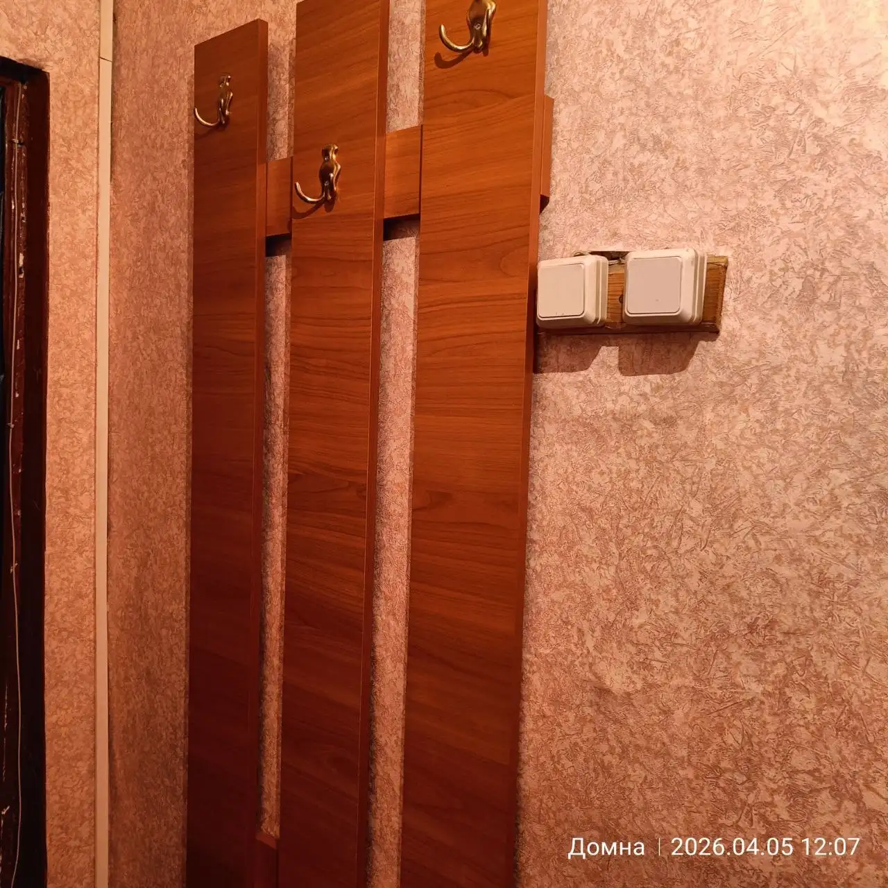 Продам прихожую: шкаф, тумба с зеркалом и вешалка - Мебель (Барахолка) в Чита