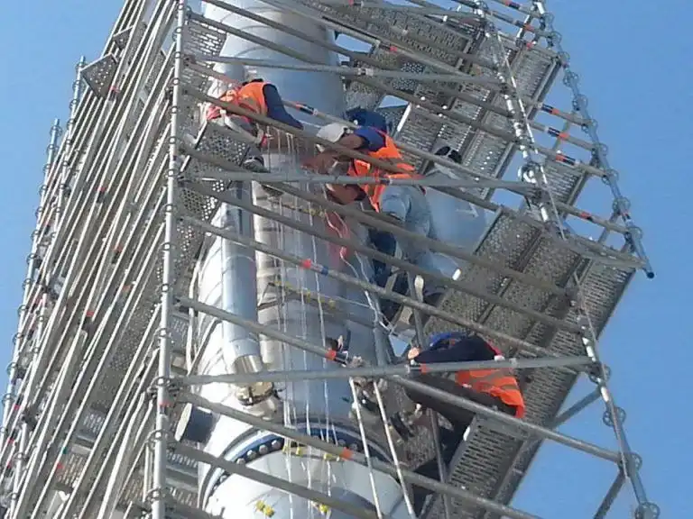 Требуются разнорабочие и промышленные альпинисты на стройку нефтегазоперерабатывающих заводов - Строительство (Работа) в Чита