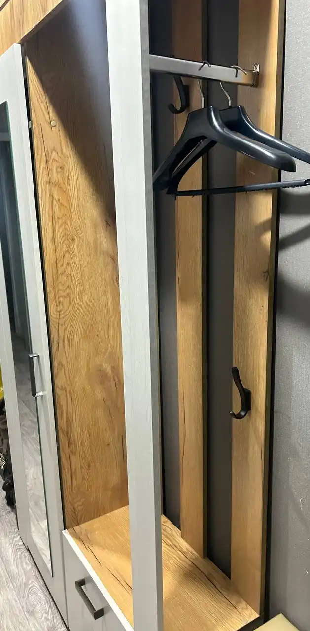 Продам прихожую в идеальном состоянии - Мебель (Барахолка) в Чита