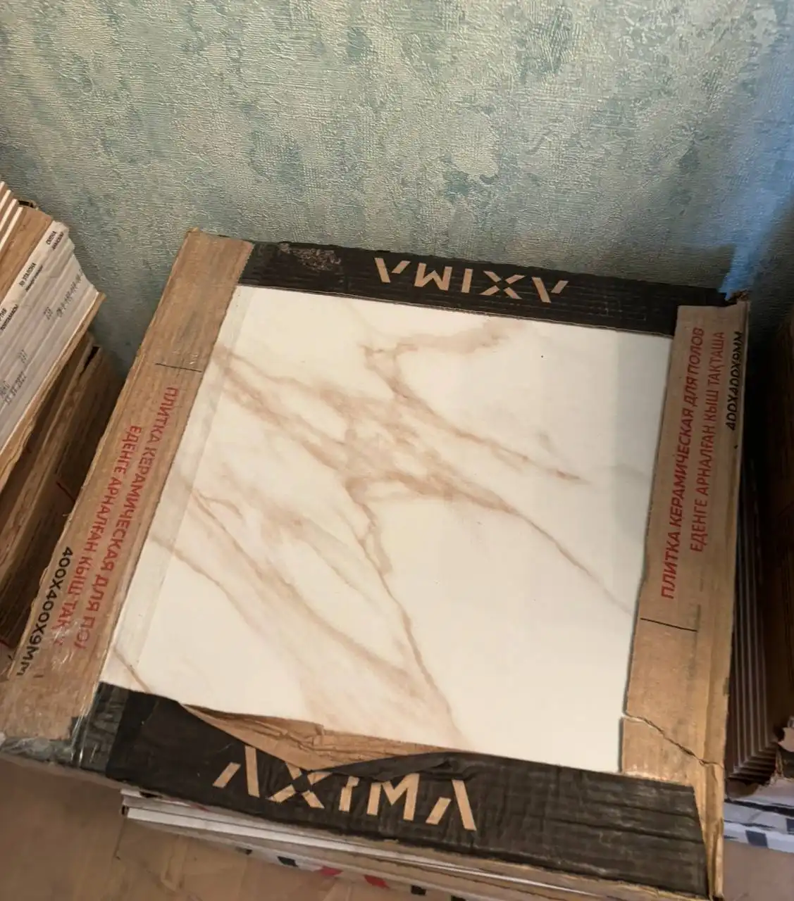 Керамическая плитка 40x40, 5.2 м², 36 шт., новая - Строительные материалы (Для дома и дачи) в Чита