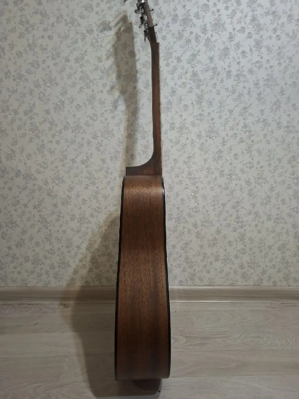 Продам акустическую гитару Cort AD810 - Музыкальные инструменты (Хобби и отдых) в Чита