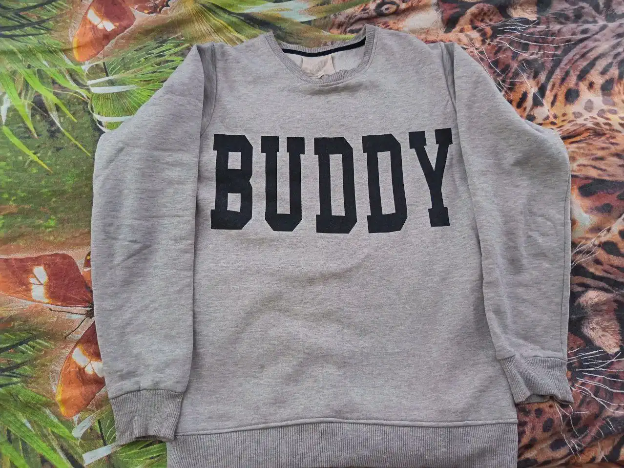 Продажа джинсов и кофты