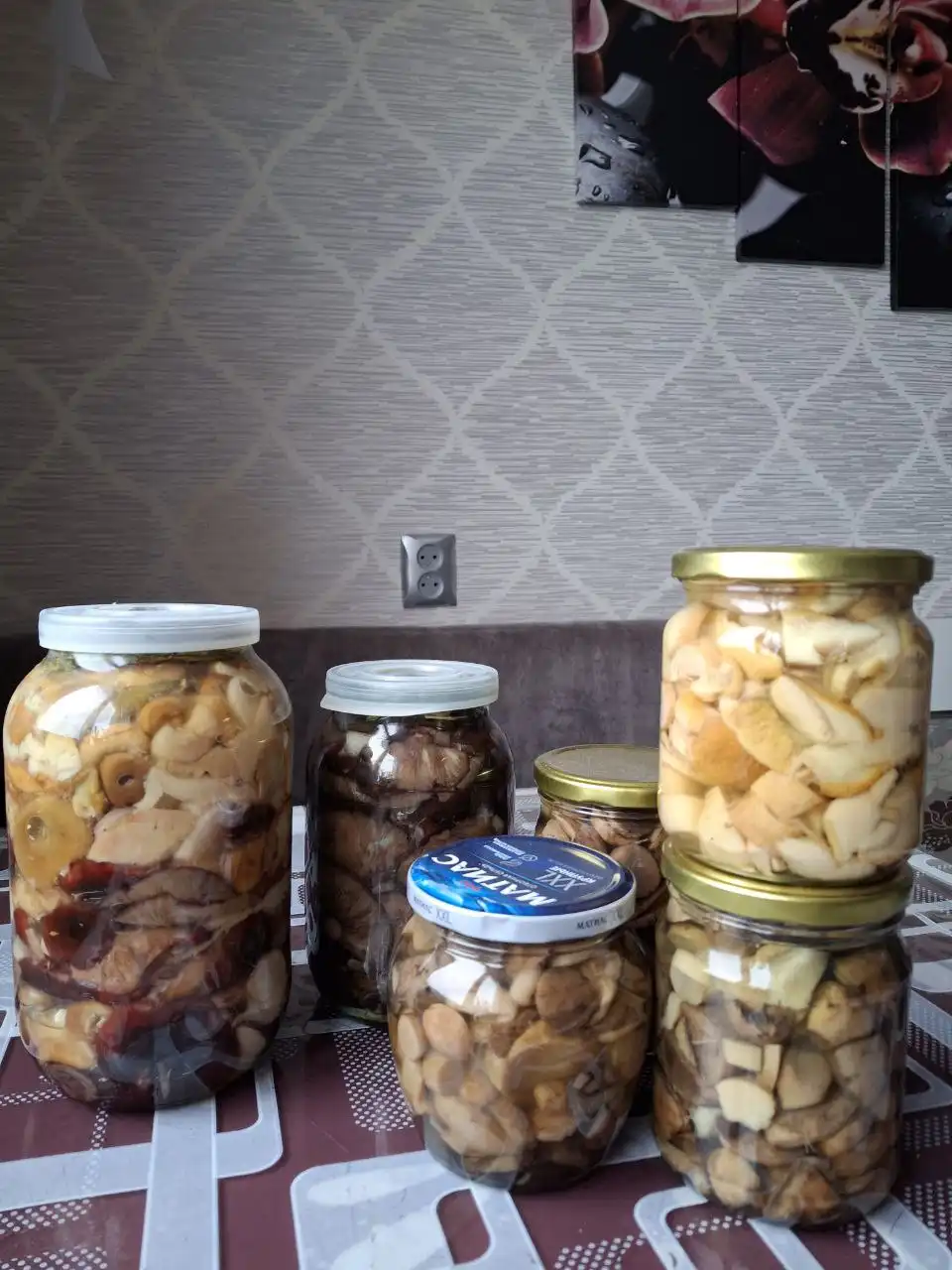 Продажа маринованных и солёных грибов