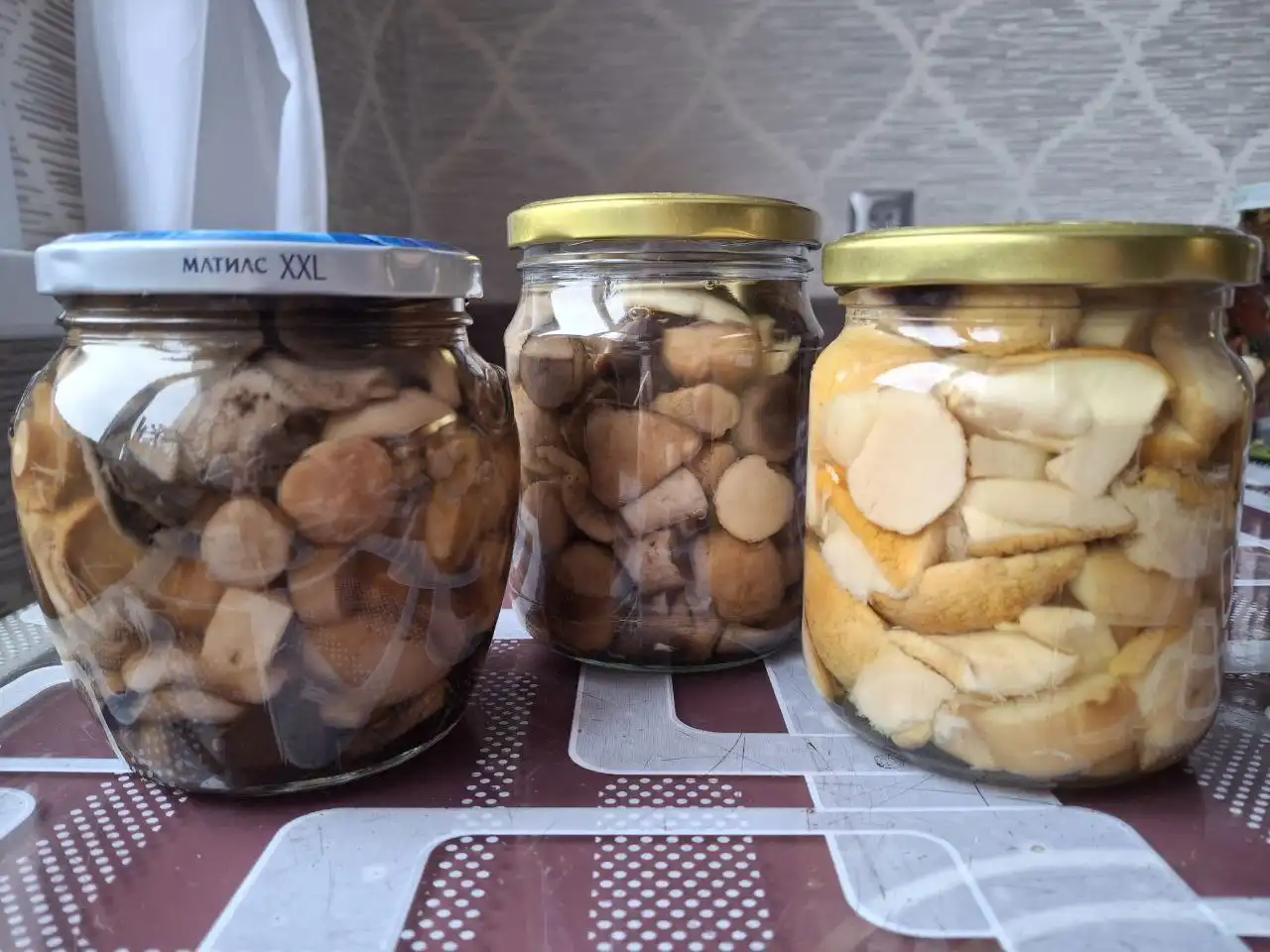 Продажа маринованных и солёных грибов