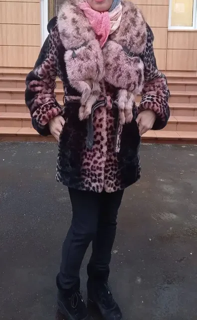 Шуба мутоновая с песцовым воротником в идеальном состоянии - Одежда в Нижний Новгород