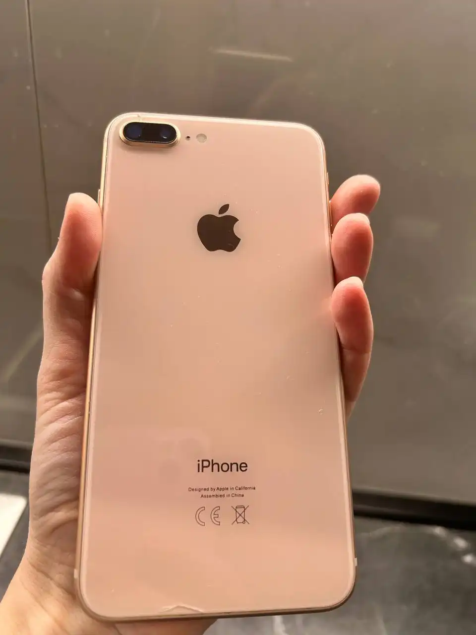 iPhone 8 Plus 128 GB в отличном состоянии