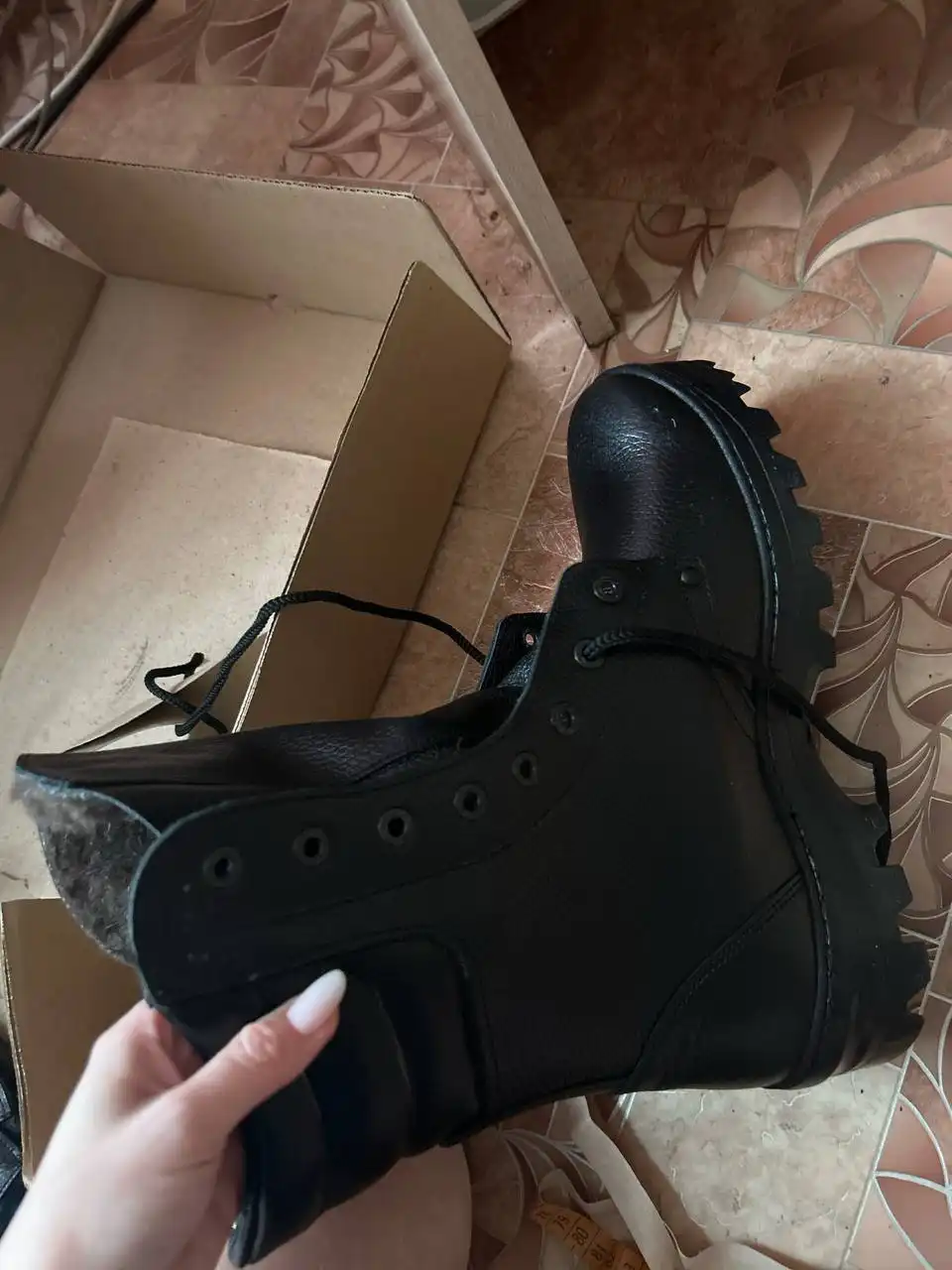 Продажа зимних и летних берцев размер 43, новые в коробке