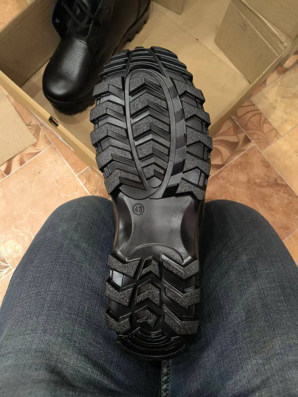 Продажа зимних и летних берцев размер 43, новые в коробке