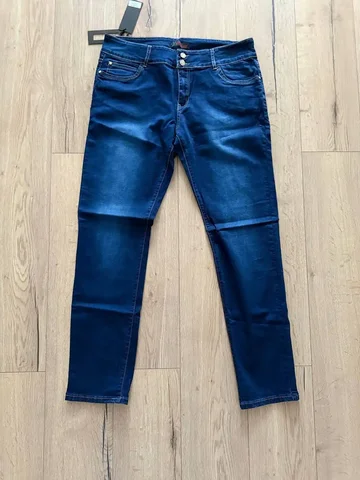 Новые джинсы с этикеткой размер 38 - Одежда в Тюмень