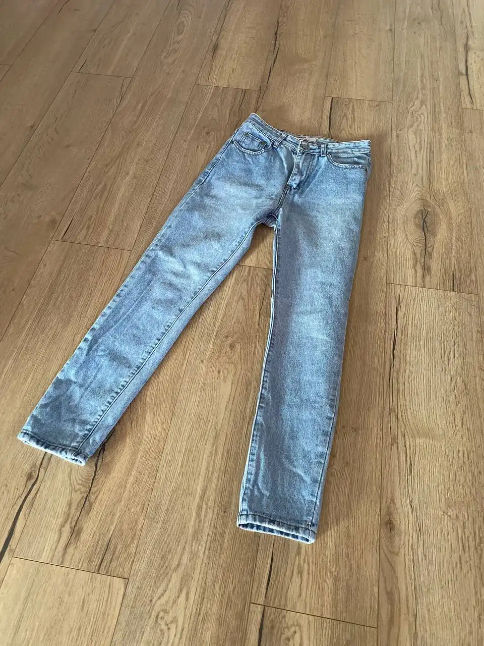 Джинсы размер 27 в отличном состоянии - Джинсы (Одежда) в Тюмень